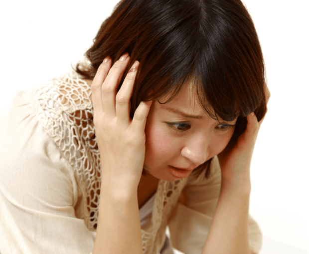 ガックリする女性